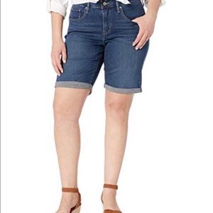 Levi’s Modern Skinny Jean Mid-Rise Short Size 31